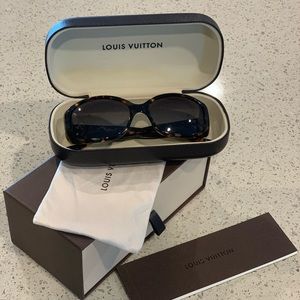 Louis Vuitton Soupçon sunglasses